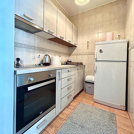 Cozy, Charming One Bedroom Apt Подгорица Екстериор снимка